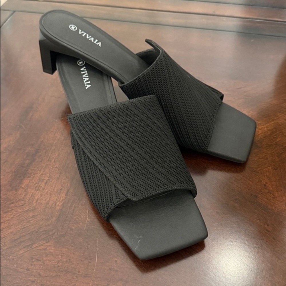Vivaia Square-Toe Block Heel Sandals Jade Pro in Black Size 42